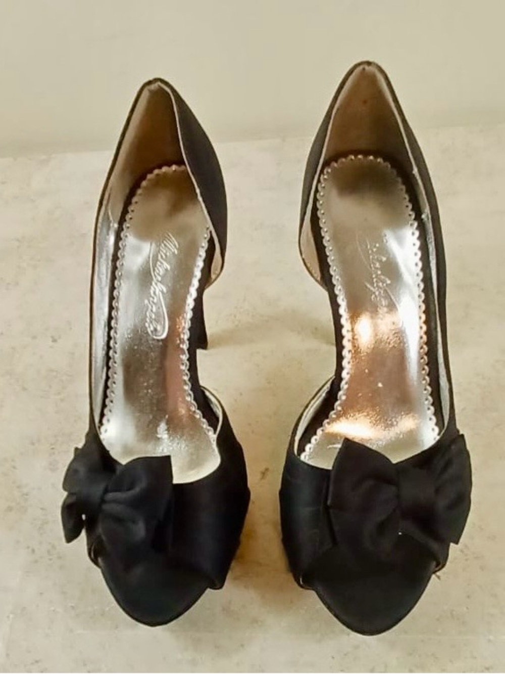 Michaelangelo Black Bow Peep- Toe Heels with Silver Insole 7 M